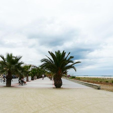 Apart Hotels Mar Blava Cubelles Esterno foto