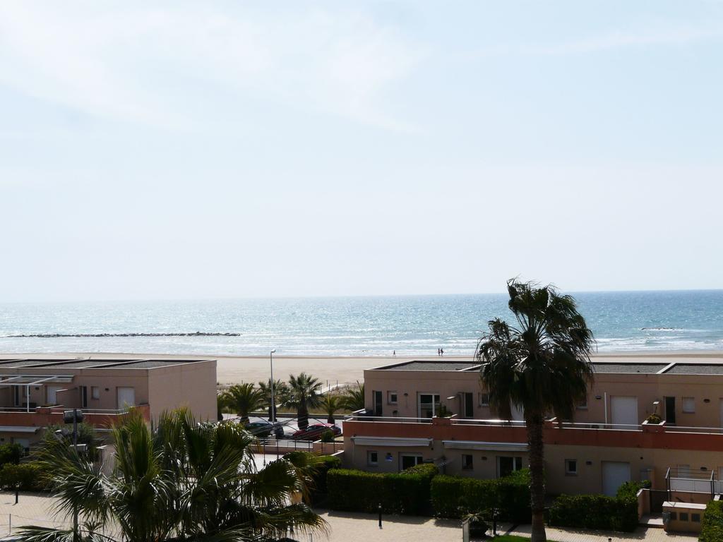 Apart Hotels Mar Blava Cubelles Esterno foto